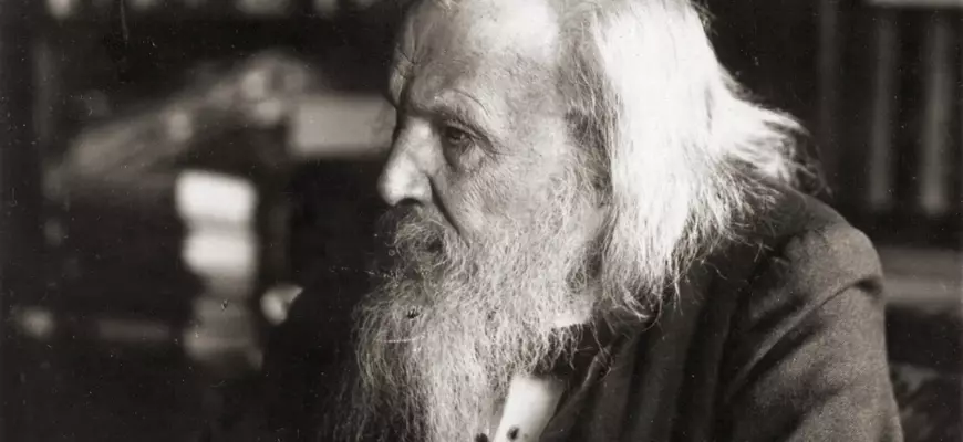 Дмитрий Иванович Менделеев в своём кабинете, фотография 1897 года